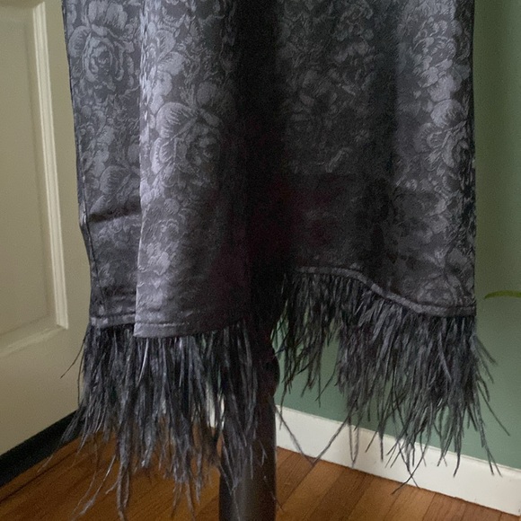 New WAYF Women’s Black lil halter dress feathered hem, Size M - Picture 4 of 8